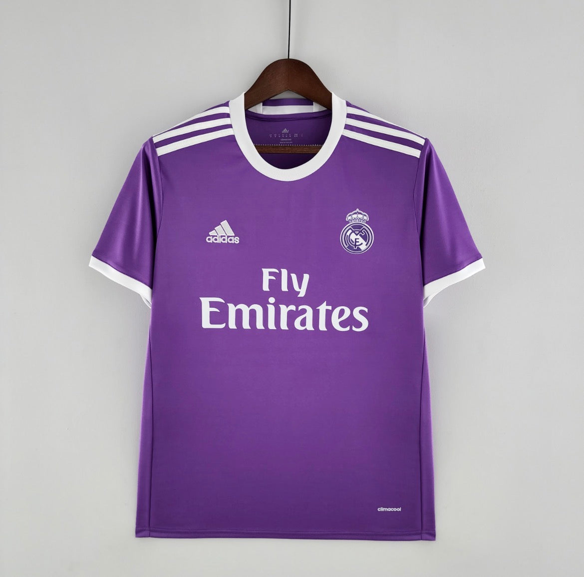 Replica Retro Real Madrid Home Kit (Pre-order)